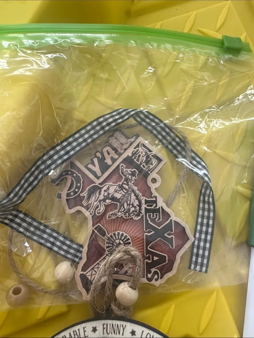 5 assorted Ornaments